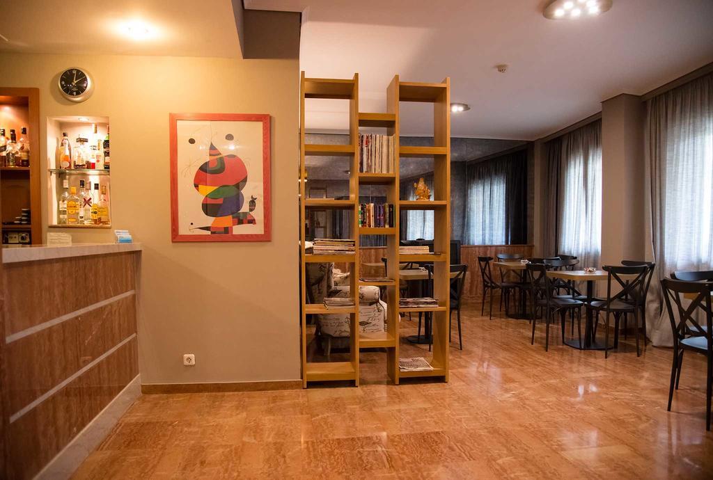 Hotel Maroussi เอเธนส์ ภายนอก รูปภาพ