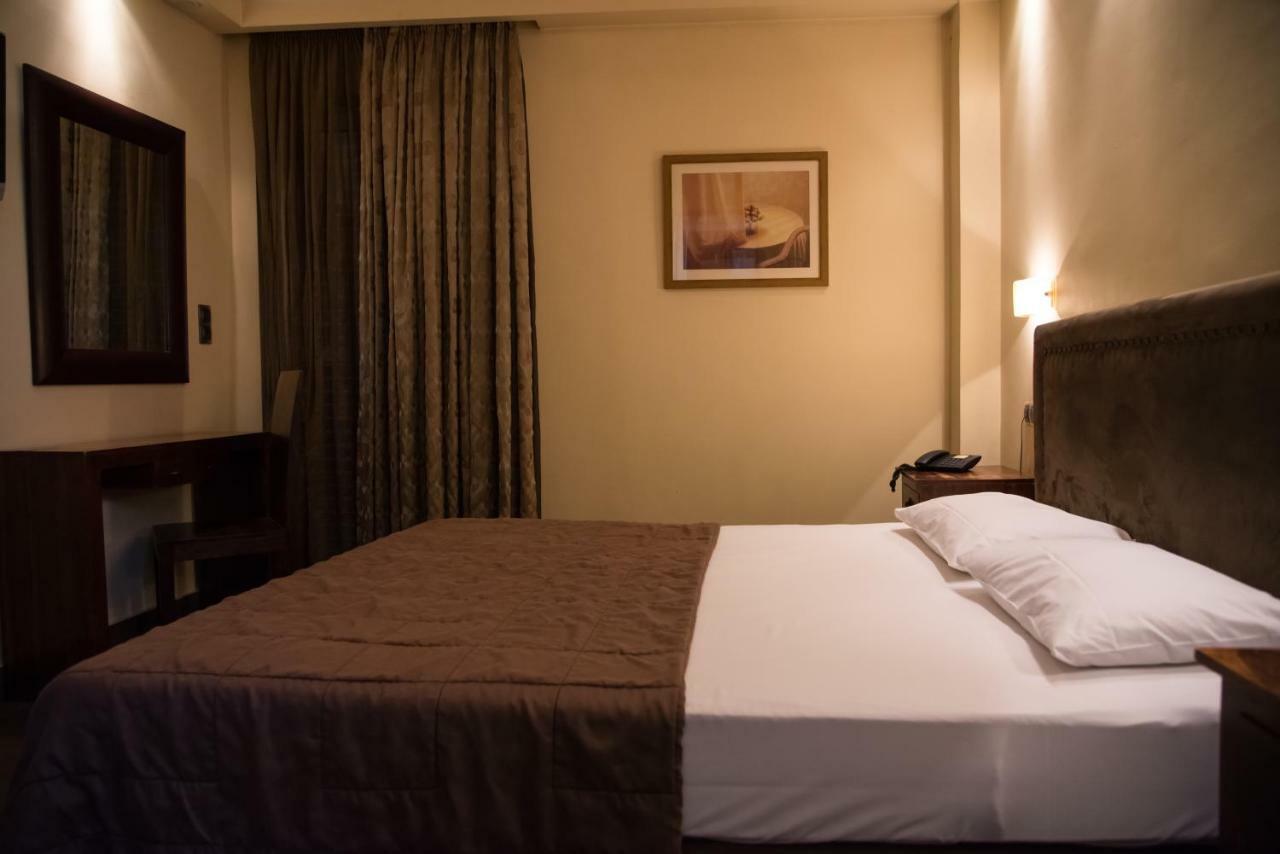 Hotel Maroussi เอเธนส์ ภายนอก รูปภาพ